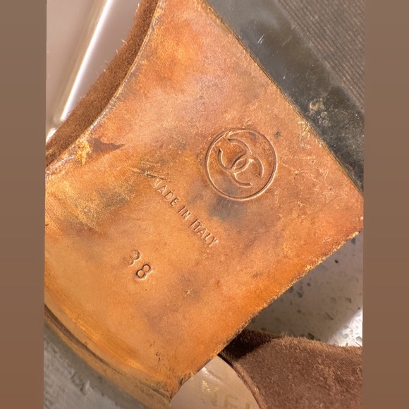 Genuine vintage 90’s suede Chanel loafers - Picture 4 of 4